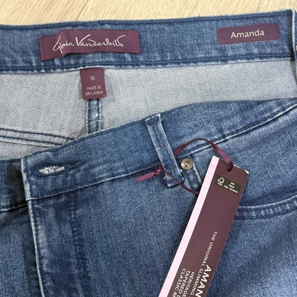 Gloria Vanderbilt Amanda NWT Size 16 Short Women’s‎ Jeans